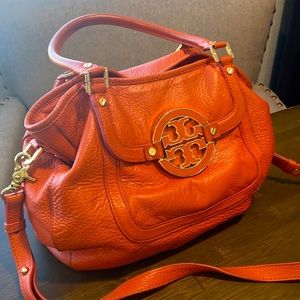 SOLD Tory Burch Amanda Purse w/ Gold Hardware♥️